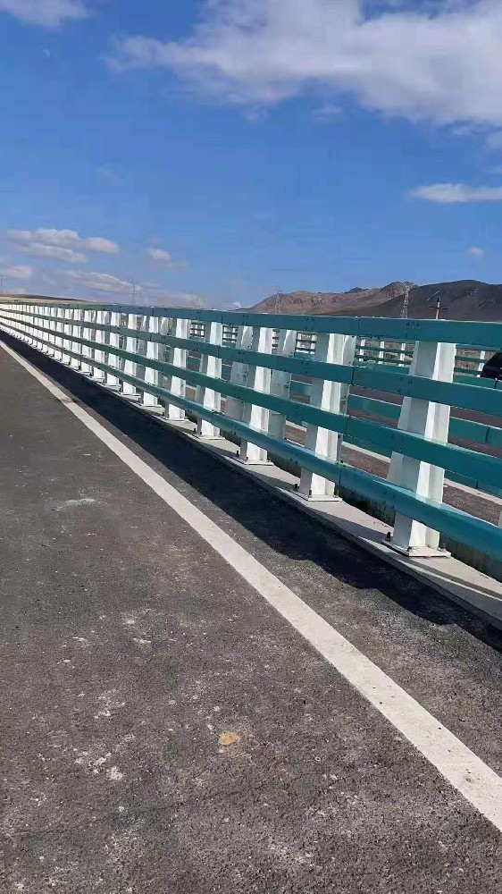 噴塑護欄板